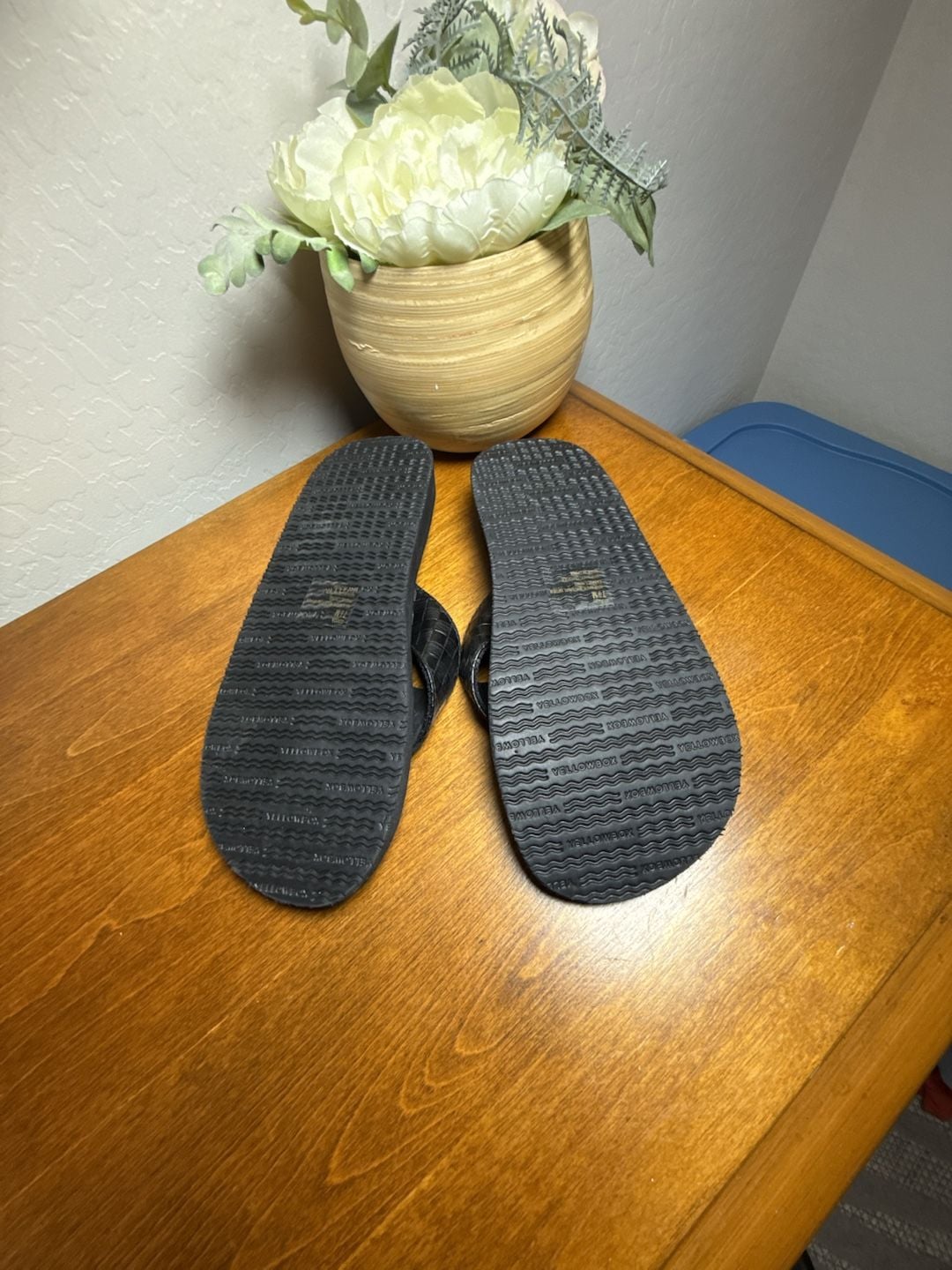 NWOT Yellow Box Flax Platform Flip Flop Sandals Black 7.5 5