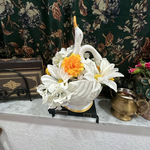Haeger White Lusterware & Orange Swan Planter Orange & White Floral Arrangement