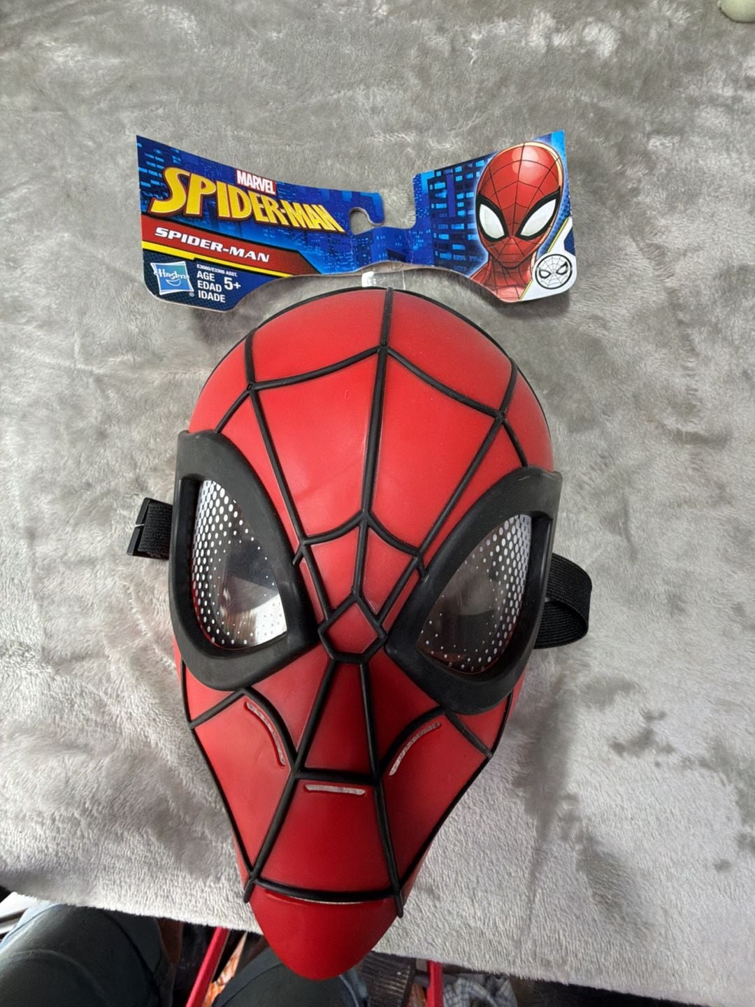 Hasbro Marvel Spider-Man Hero Mask Age 5+ Red Plastic Costume Mask 1