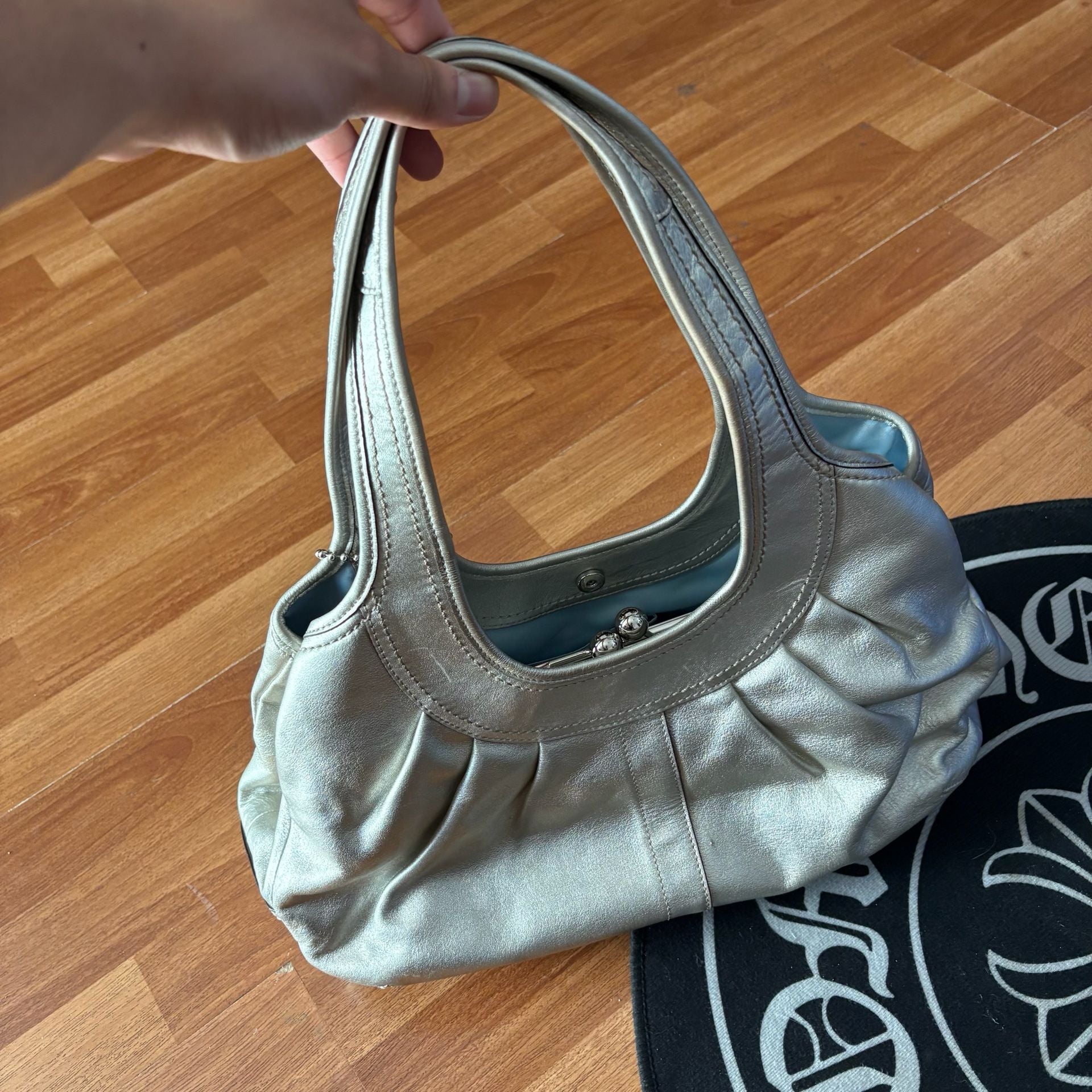 Y2K Coach Ergo Pleated Metallic Silver Leather Kisslock Bag 4