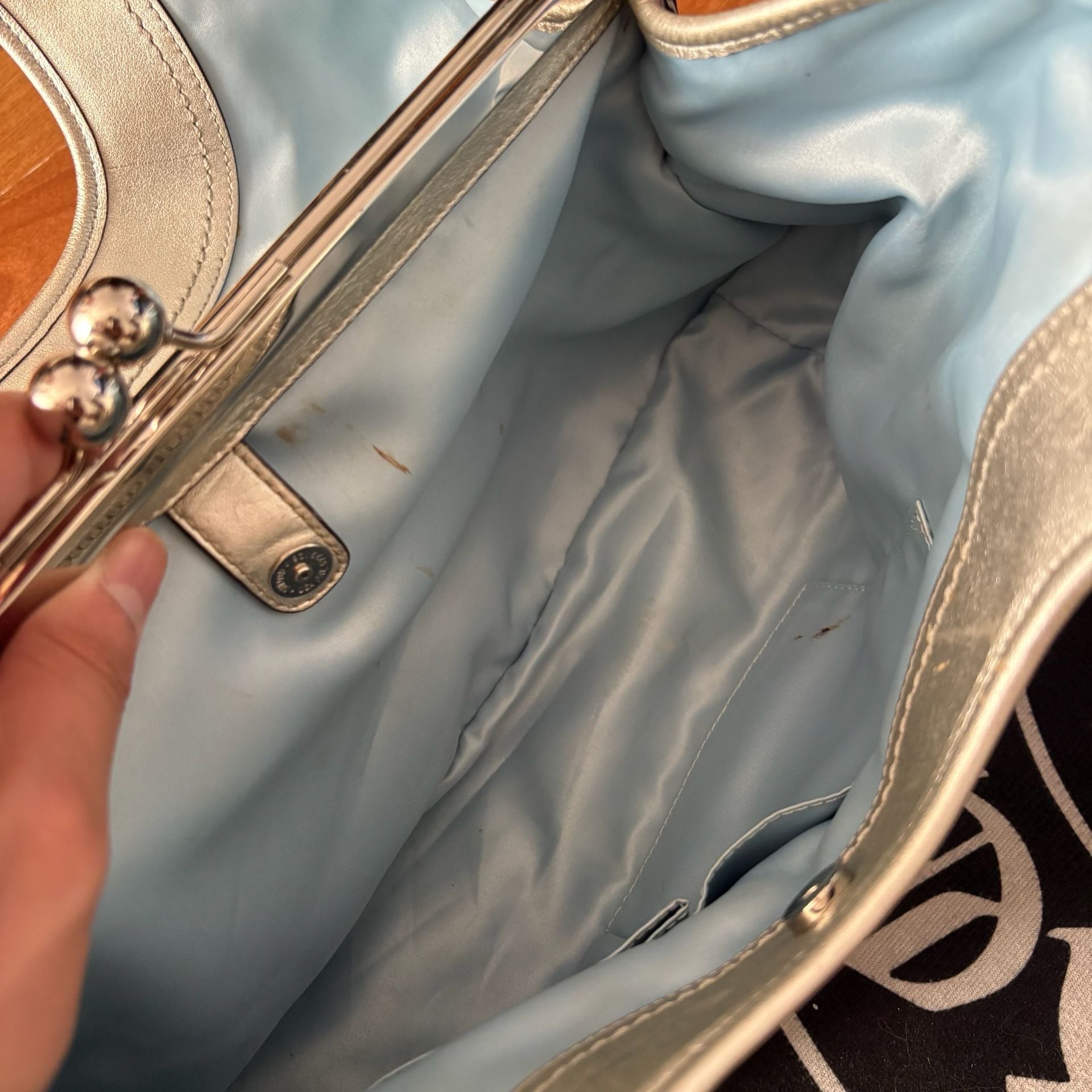 Y2K Coach Ergo Pleated Metallic Silver Leather Kisslock Bag 6