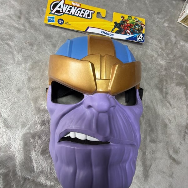 Hasbro Marvel Avengers Thanos Hero Mask E7883