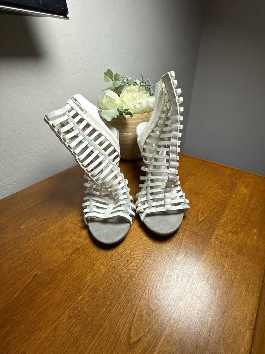 NWOT Wild Diva White Caged Gladiator Wedge Booties Size 7.5 3