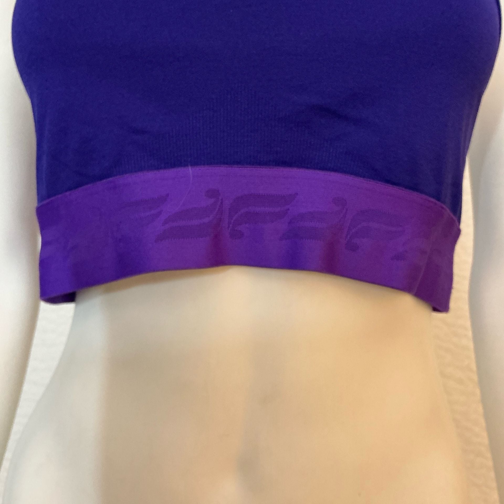 Fabletics Poppy Seamless Sports Bra Purple Strappy Crossback Size Small  8