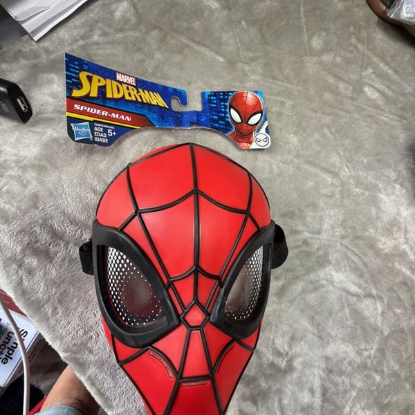 Hasbro Marvel Spider-Man Hero Mask Age 5+ Red Plastic Costume Accessory