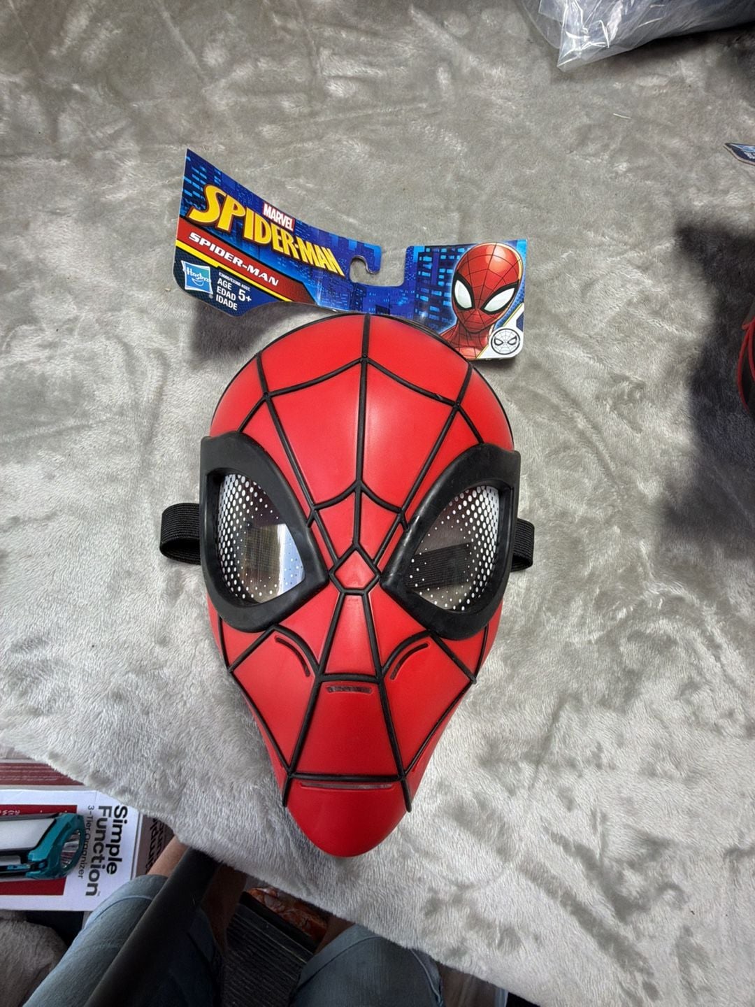 Hasbro Marvel Spider-Man Hero Mask Age 5+ Red Plastic Costume 1