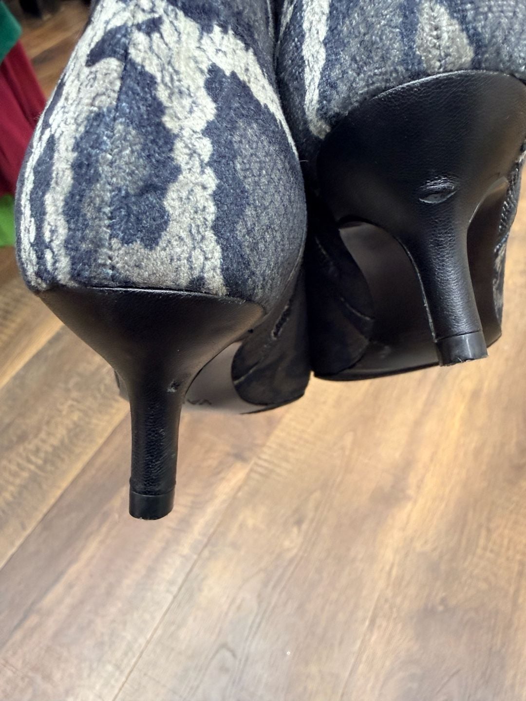 Vaneli Taima Snake Print Ankle Booties Size 8M 4