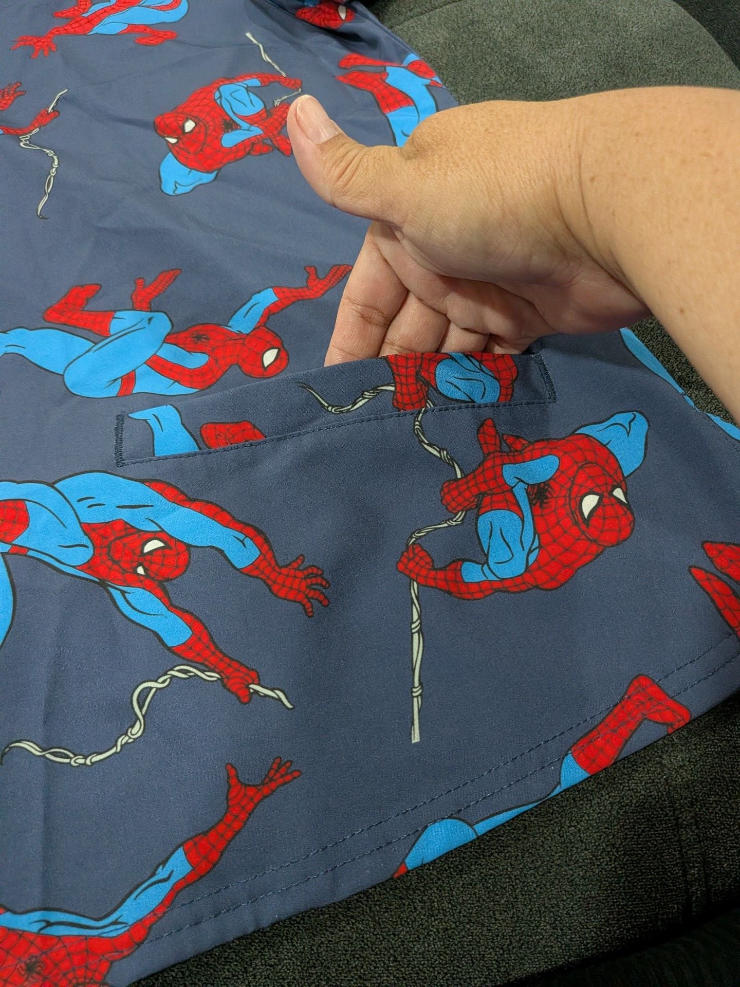Marvel Spider-Man Scrub Top Size M MSP145A 3