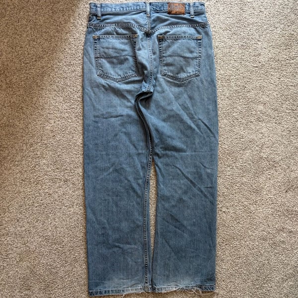 Lee Relaxed Bootcut Jeans Size 33x32 Medium Wash Denim