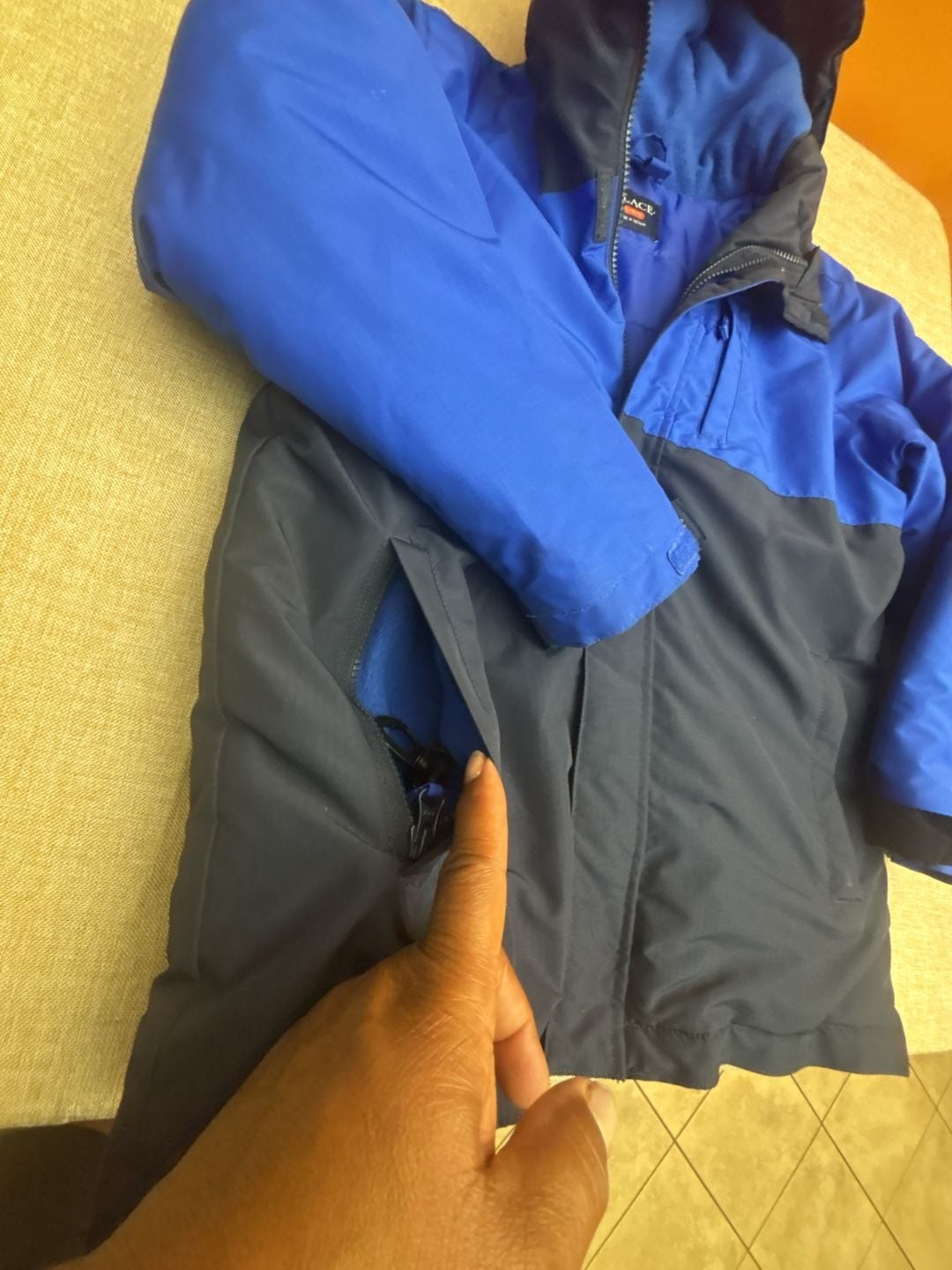 The Childrens Place Boys Blue and Navy Colorblock Hooded Jacket Size L 10/12 5