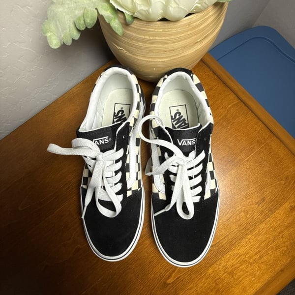 NWOT Vans Old Skool Checkerboard Black White Suede Women's Size 7.5