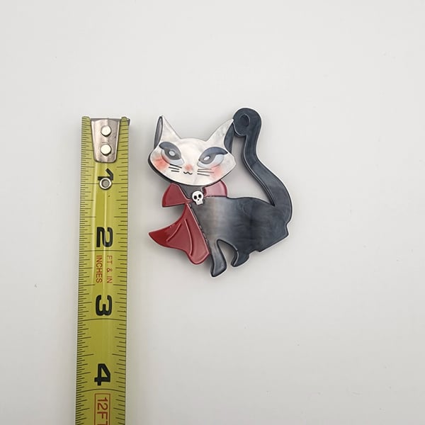 Acrylic Cat Brooch With Cape And Skull Pin Badge Halloween Gift