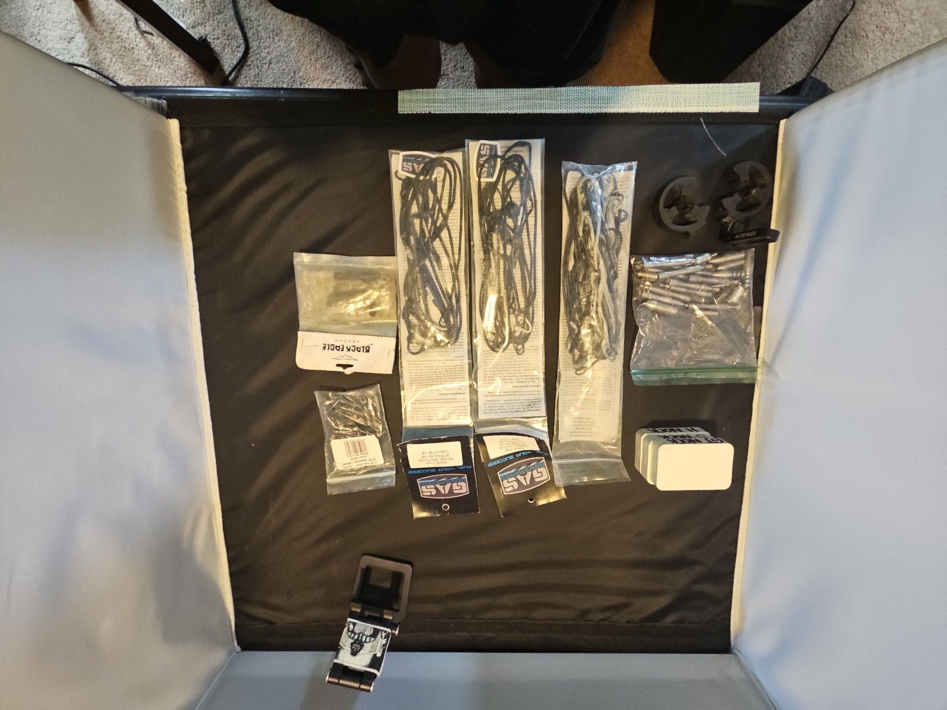 GAS Bowstrings Make Your Success Bowstring Kit with Accessories 1