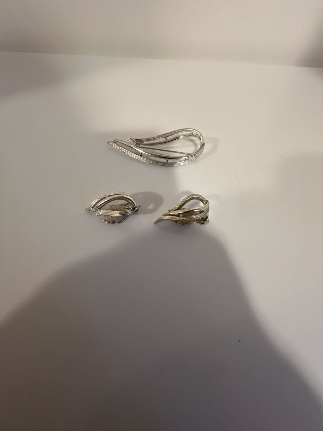 Sarah Coventry Silver-Tone Loop Brooch Pin and Clip-On Earrings Set 1