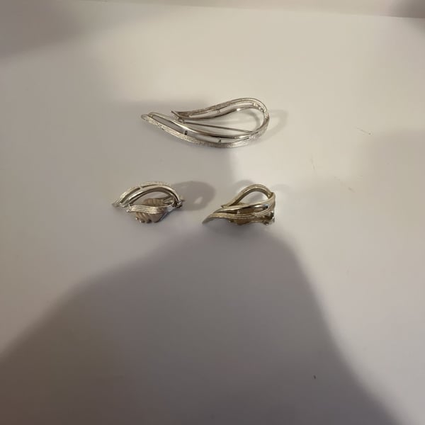 Sarah Coventry Silver-Tone Loop Brooch Pin and Clip-On Earrings Set