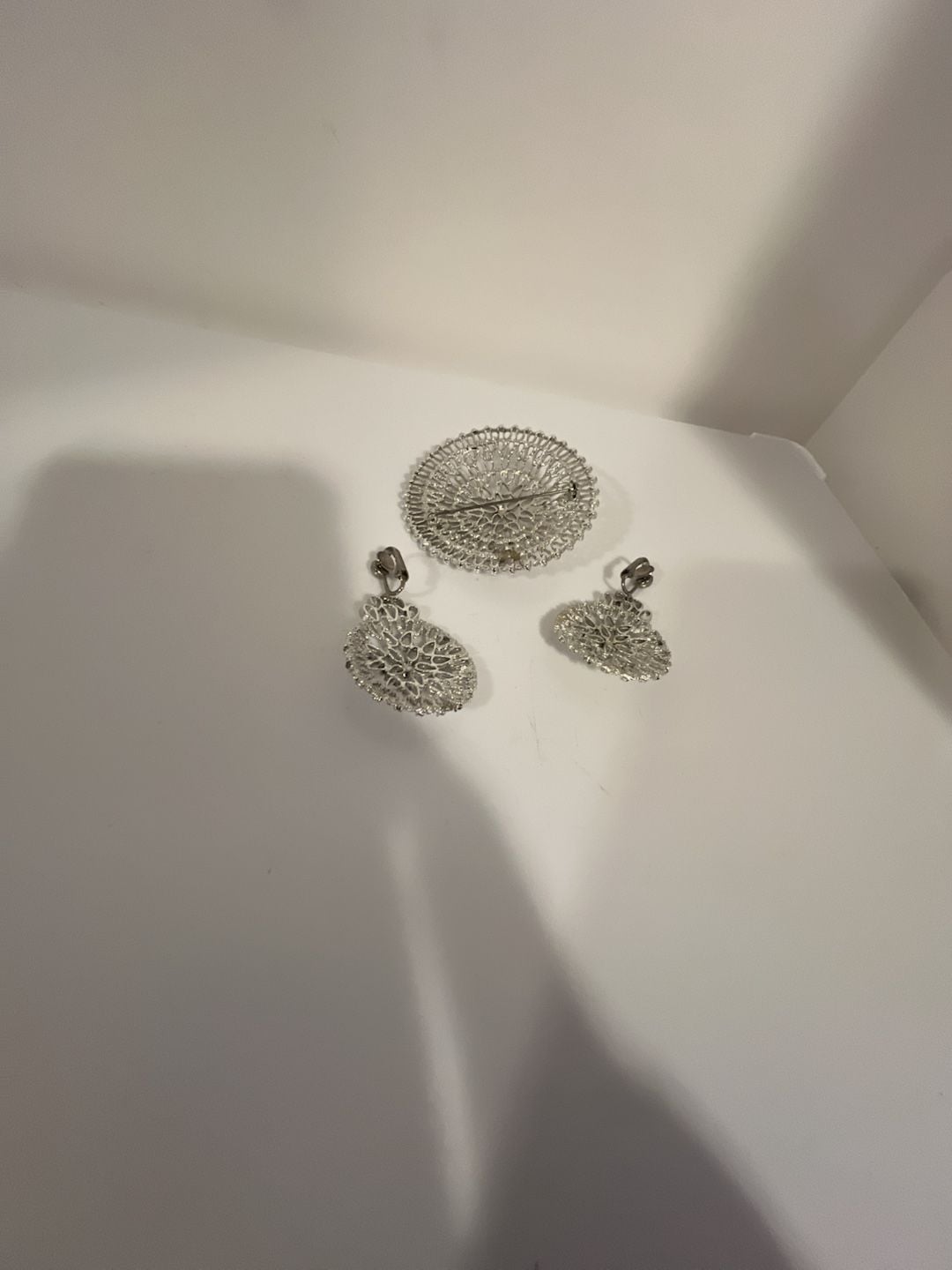 Sarah Coventry Venetian Brooch and Matching Clip-On Dangle Earrings Set Silver 2