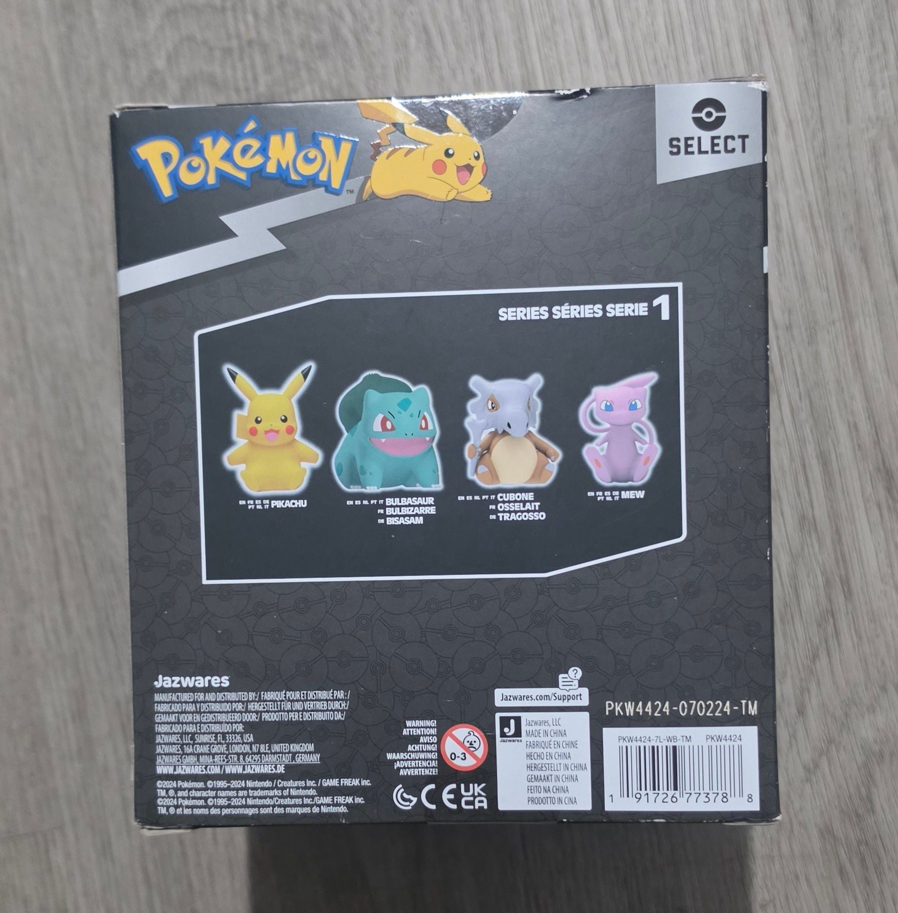 Jazwares Pokemon Select Pikachu Vinyl Figure 4" 2