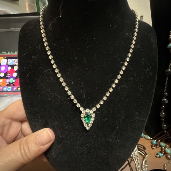 Vintage Emerald Rhinestone Necklace with Teardrop Pendant and Chain Link Clasp