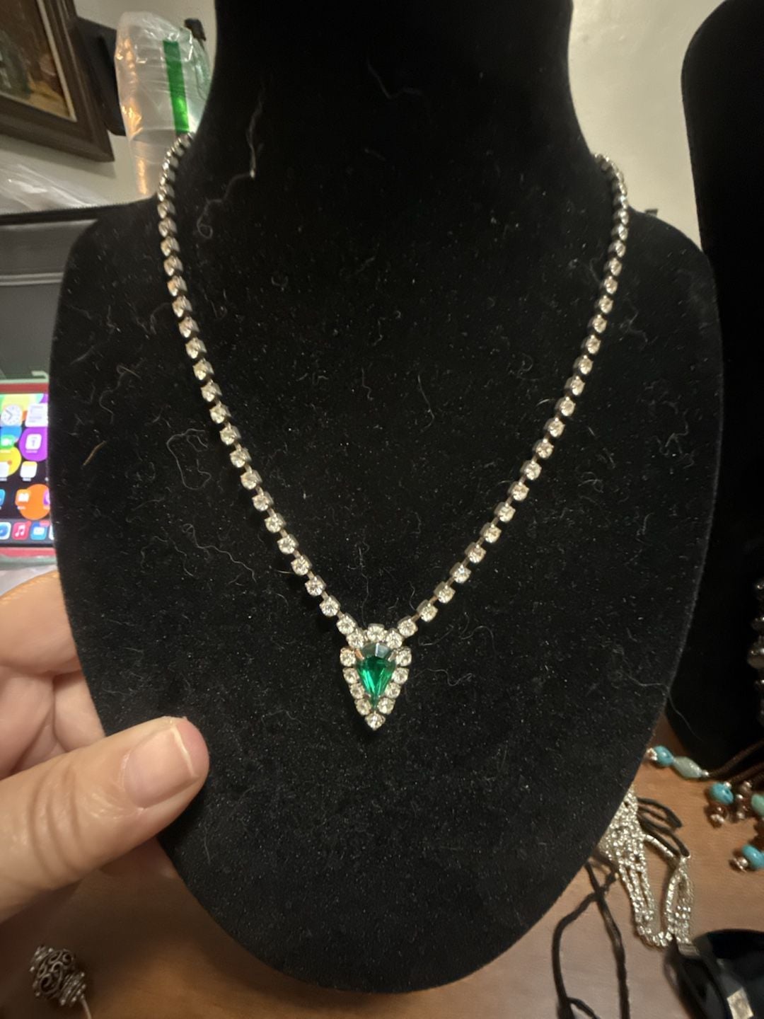 Vintage Emerald Rhinestone Necklace with Teardrop Pendant and Chain Link Clasp 3