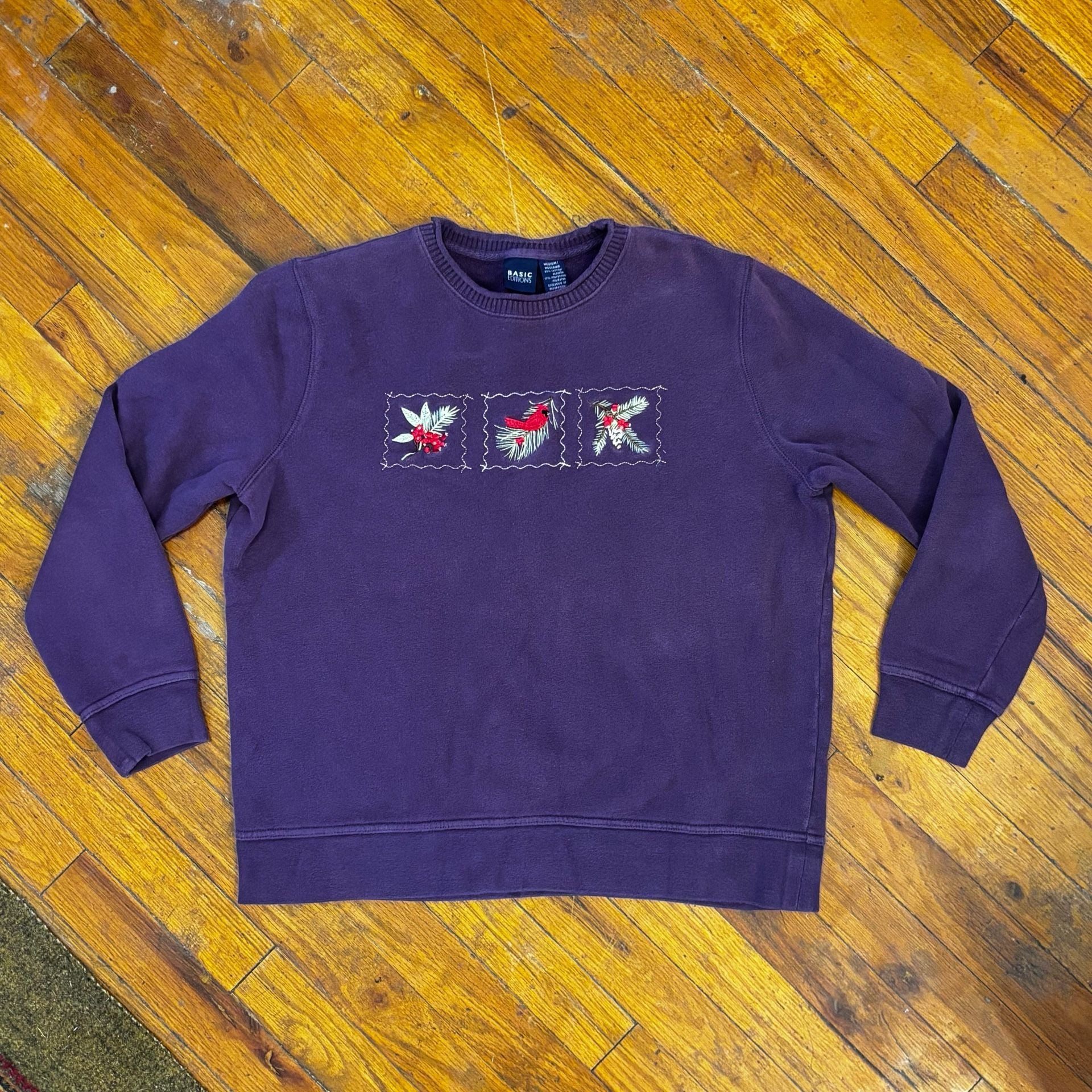 Grannycore Embroidered Cardinal Bird Size Medium Purple Sweatshirt 2