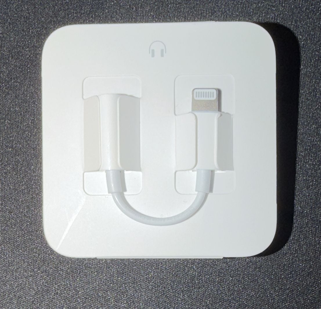 Apple EarPods with Lightning Connector White 2
