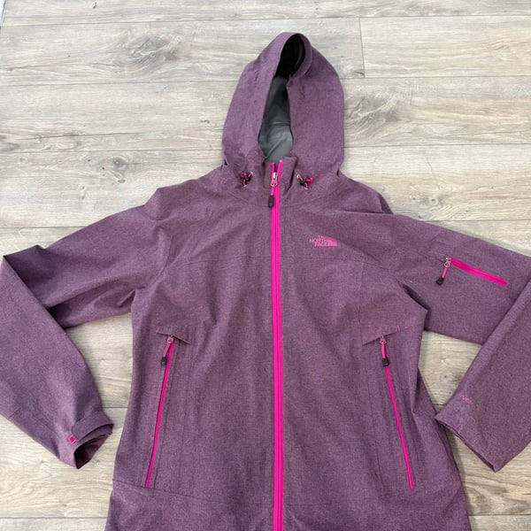 The North Face HyVent Hooded Jacket Size S Plum Pink
