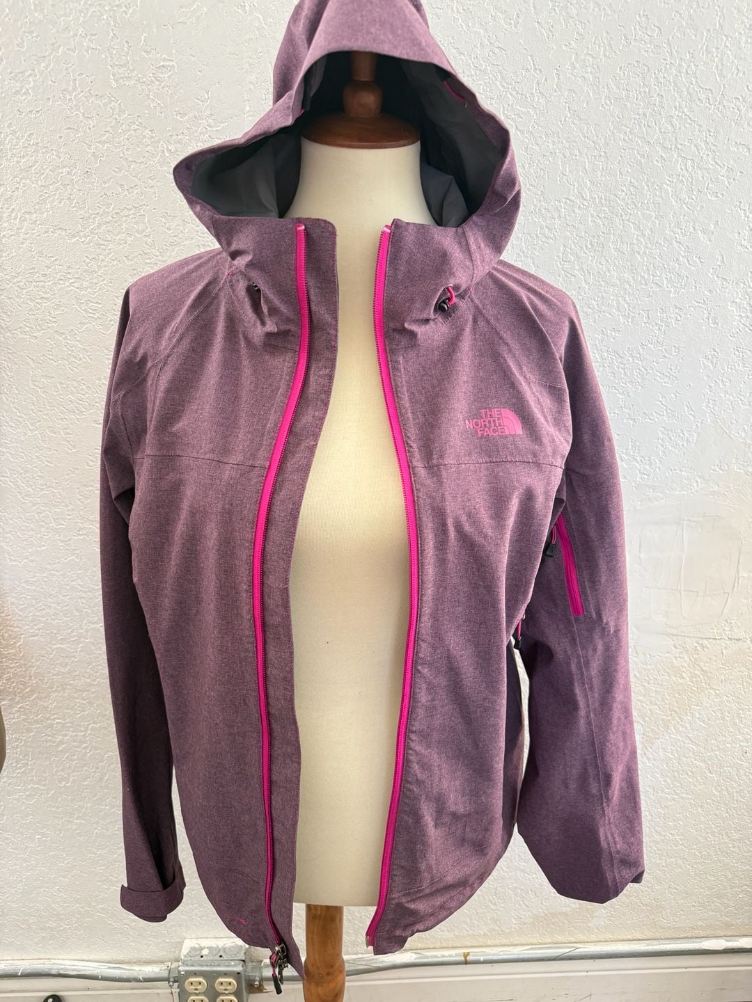 The North Face HyVent Hooded Jacket Size S Plum Pink 13
