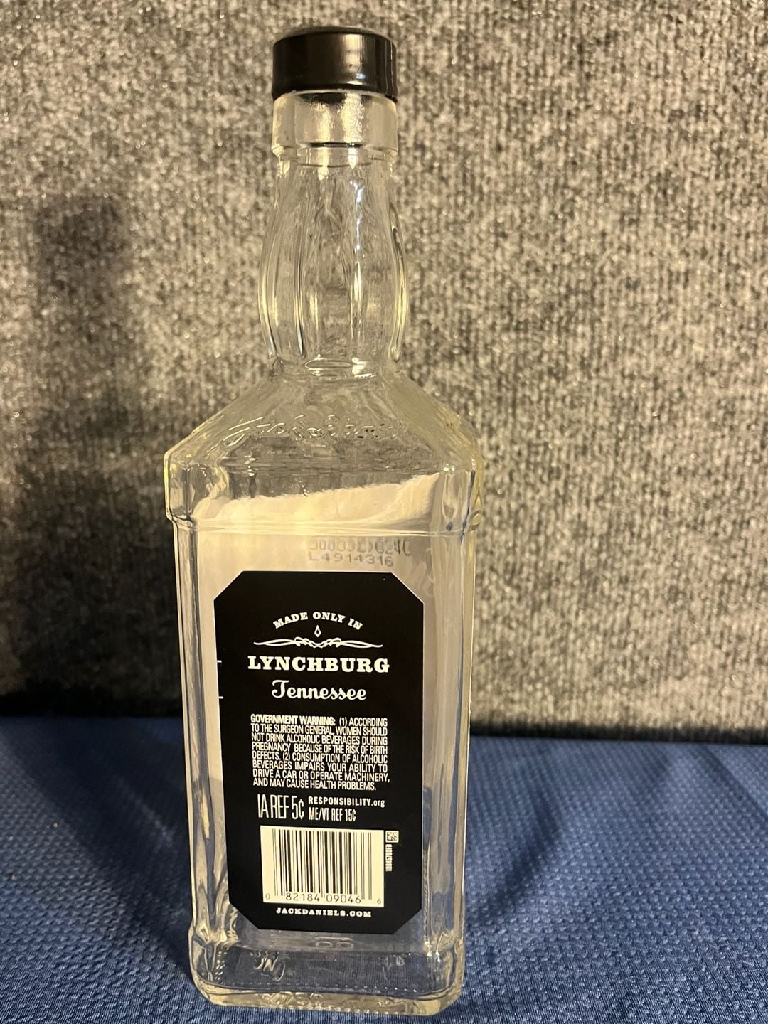 Jack Daniel's Old No. 7 Tennessee Whiskey Empty Bottle with Cap 3