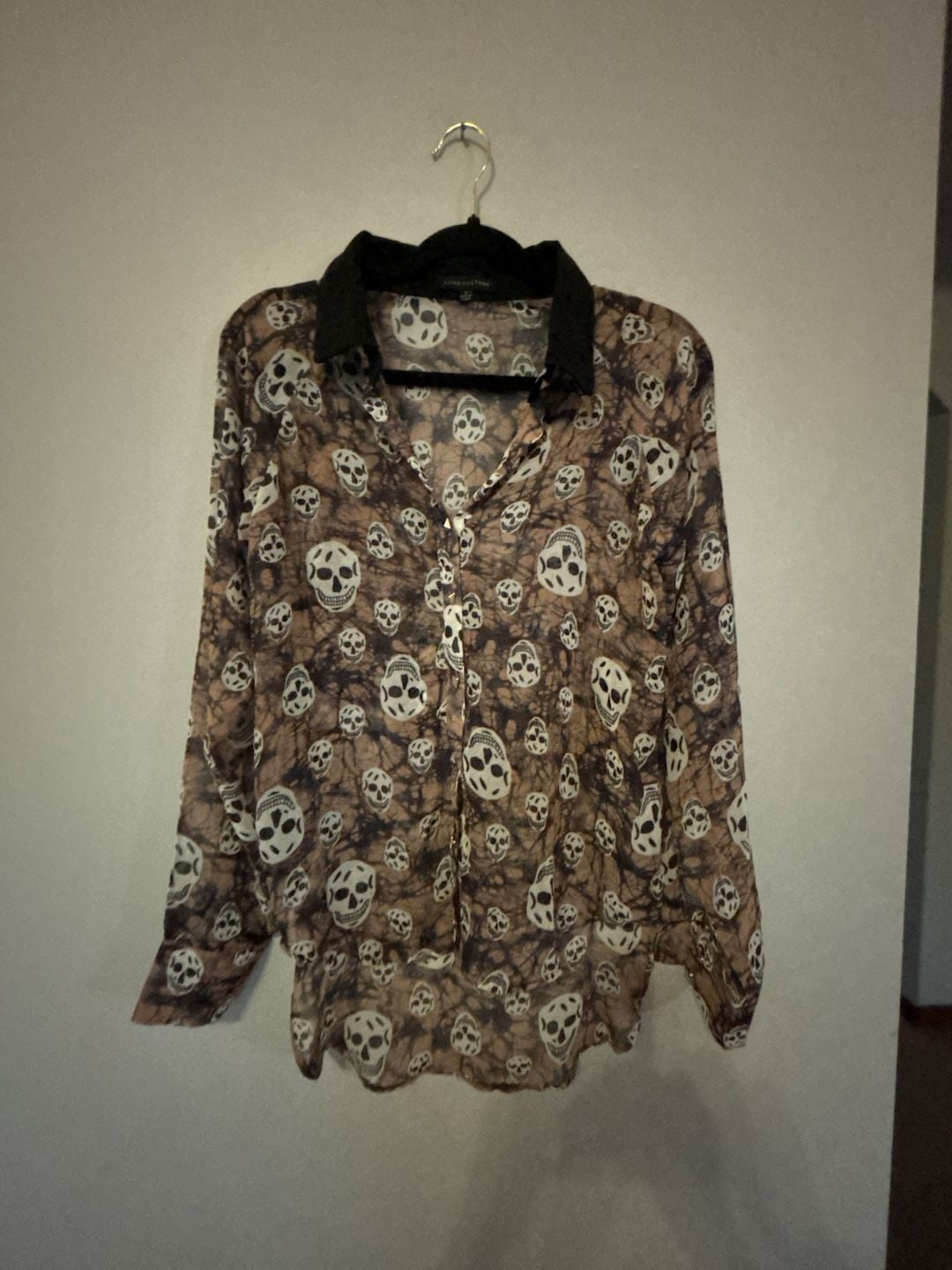 Love Culture Skull Print Long Sleeve Blouse Size S Brown Black Studded Button 2