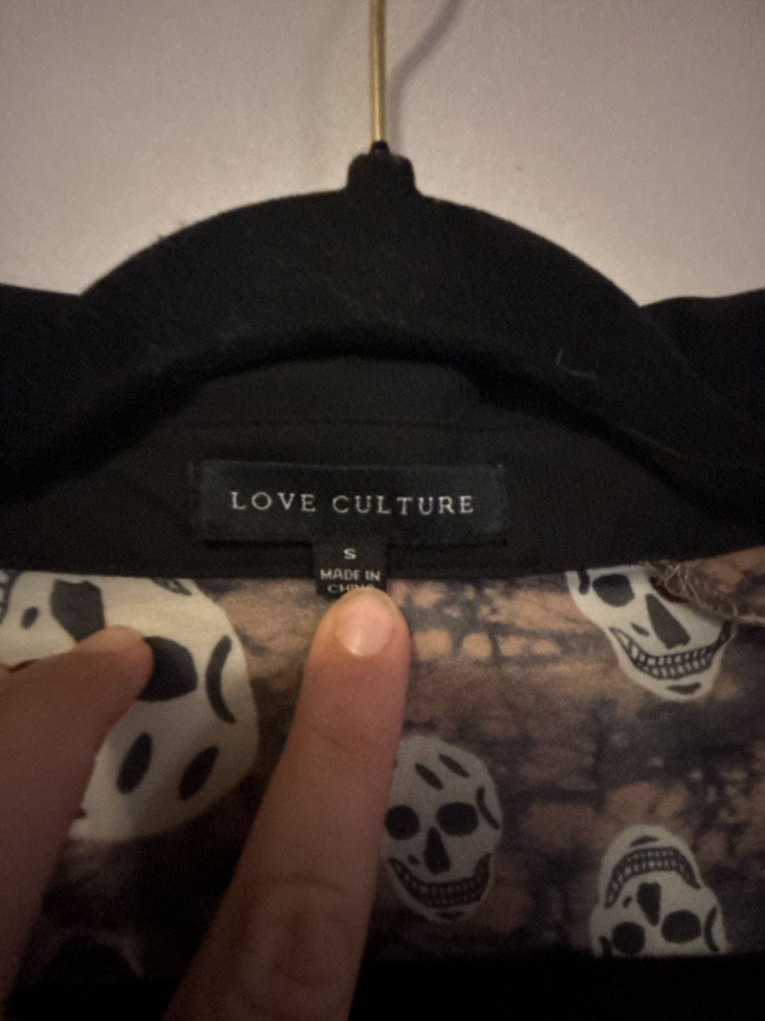 Love Culture Skull Print Long Sleeve Blouse Size S Brown Black Studded Button 5