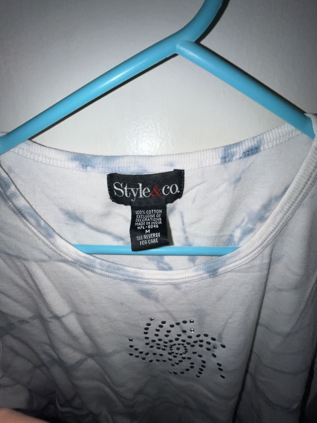 Style & Co T-Shirt Size M Blue White Tie-Dye Rhinestone Spiral 3