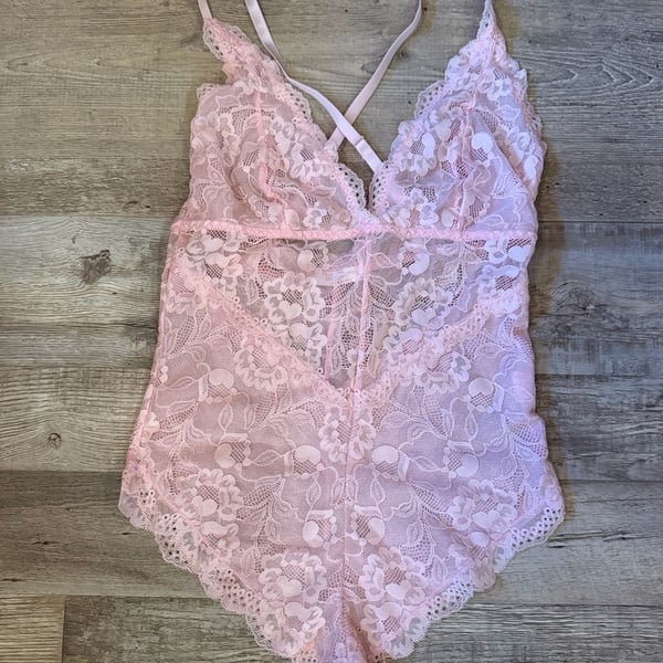 Avidlove Sheer Pink Lace Chemise Bodysuit with Floral Detail size S