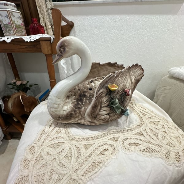 Capodimonte Style Ceramic Swan Flower Planter Centerpiece/Flower Frog