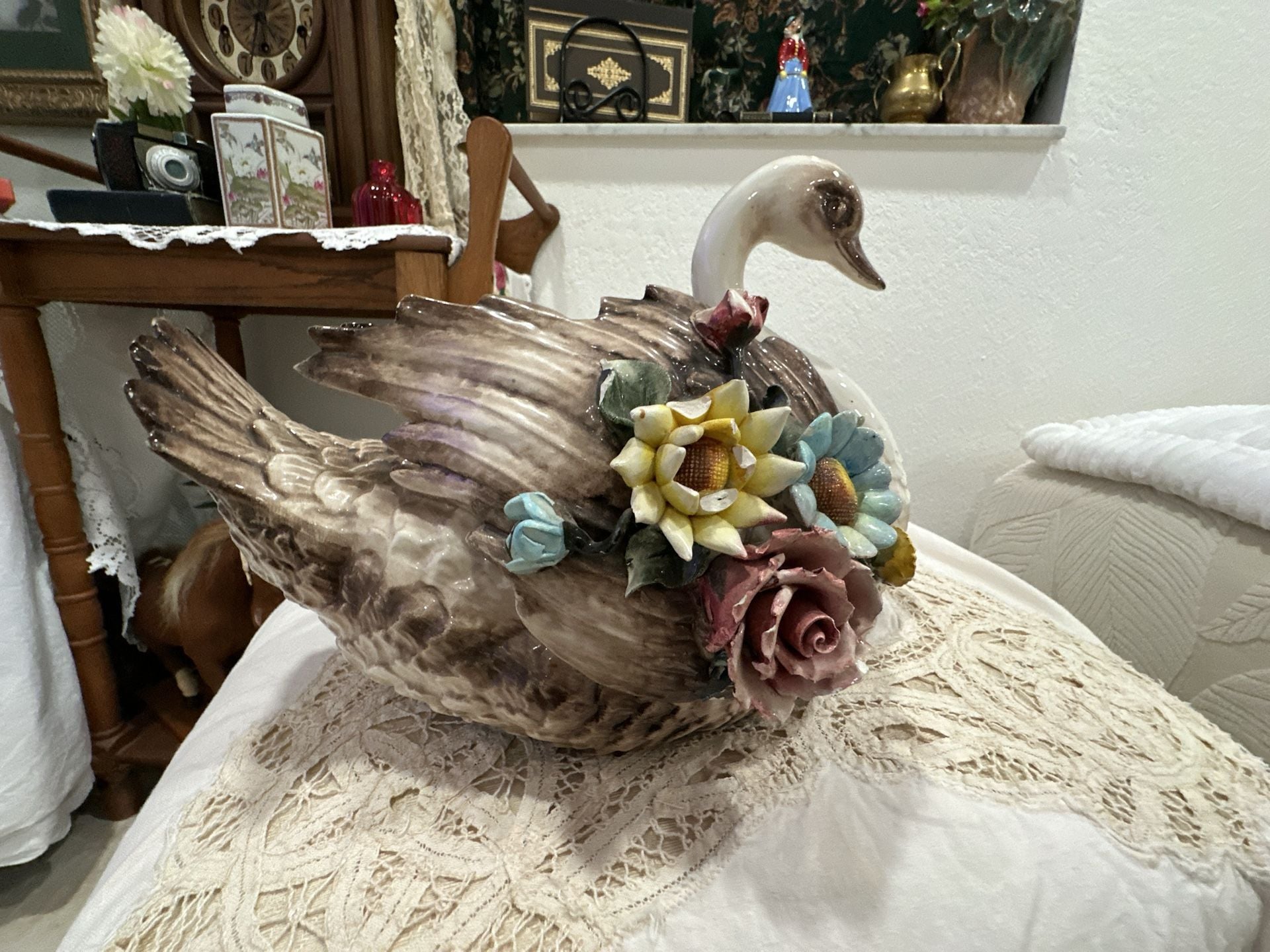 Capodimonte Style Ceramic Swan Flower Planter Centerpiece/Flower Frog 3