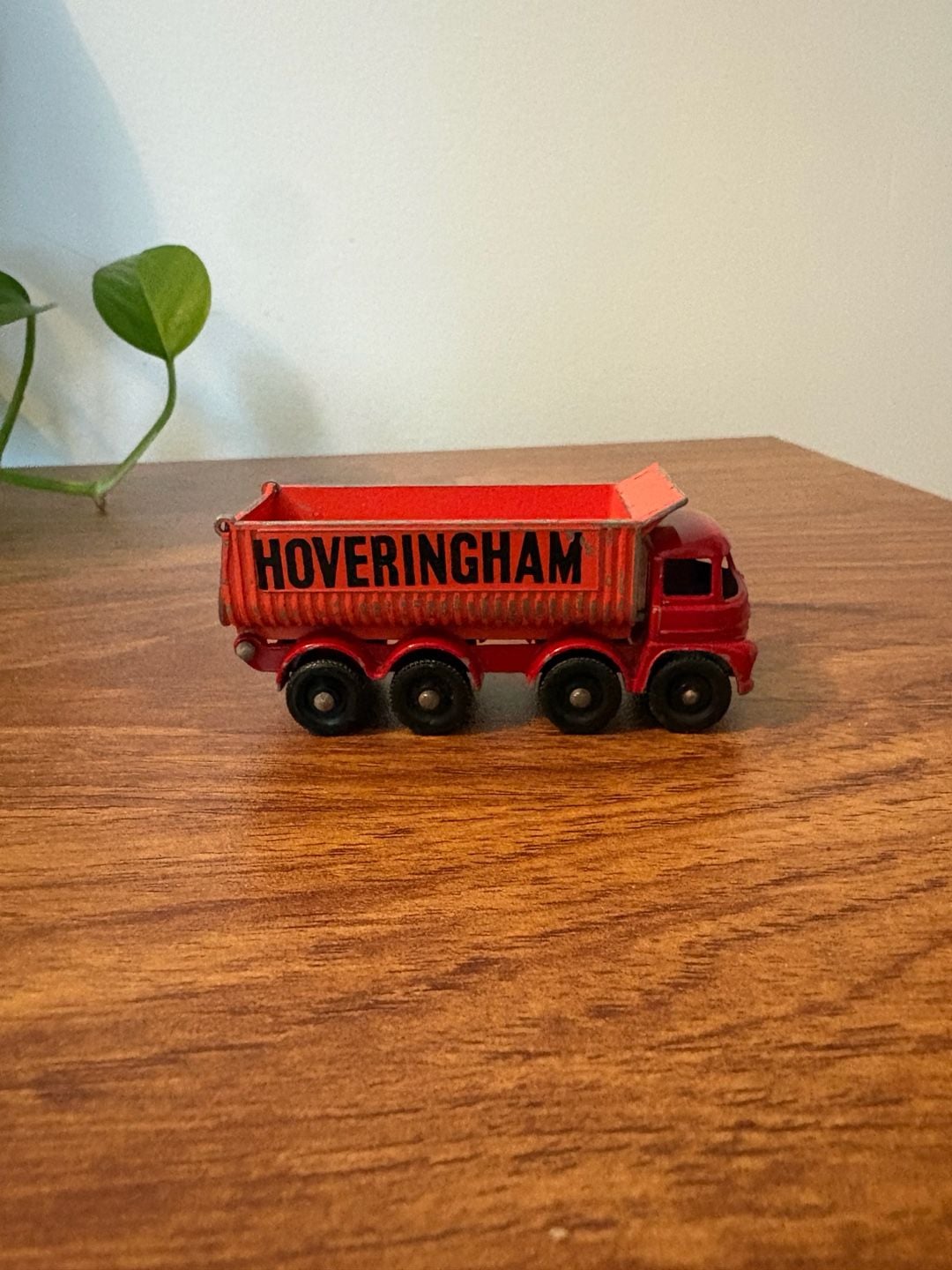 Matchbox Lesney No.17 Hoveringham Tipper Red Diecast Truck 1