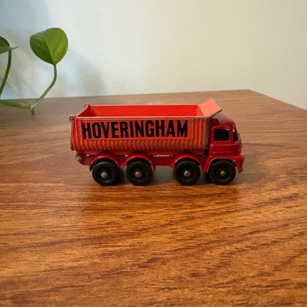 Matchbox Lesney No.17 Hoveringham Tipper Red Diecast Truck