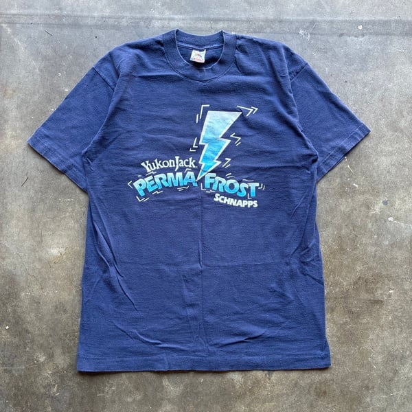 1990’s Fruit Of The Loom Yukon Jack Permafrost Schnapps tee Size Large Blue