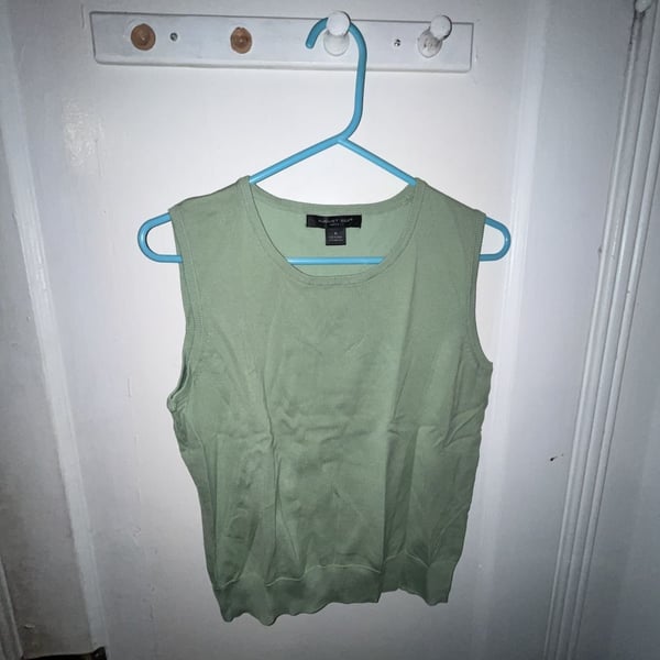 August Silk Knits Tank Top Size M Sage Green Sleeveless Sweater