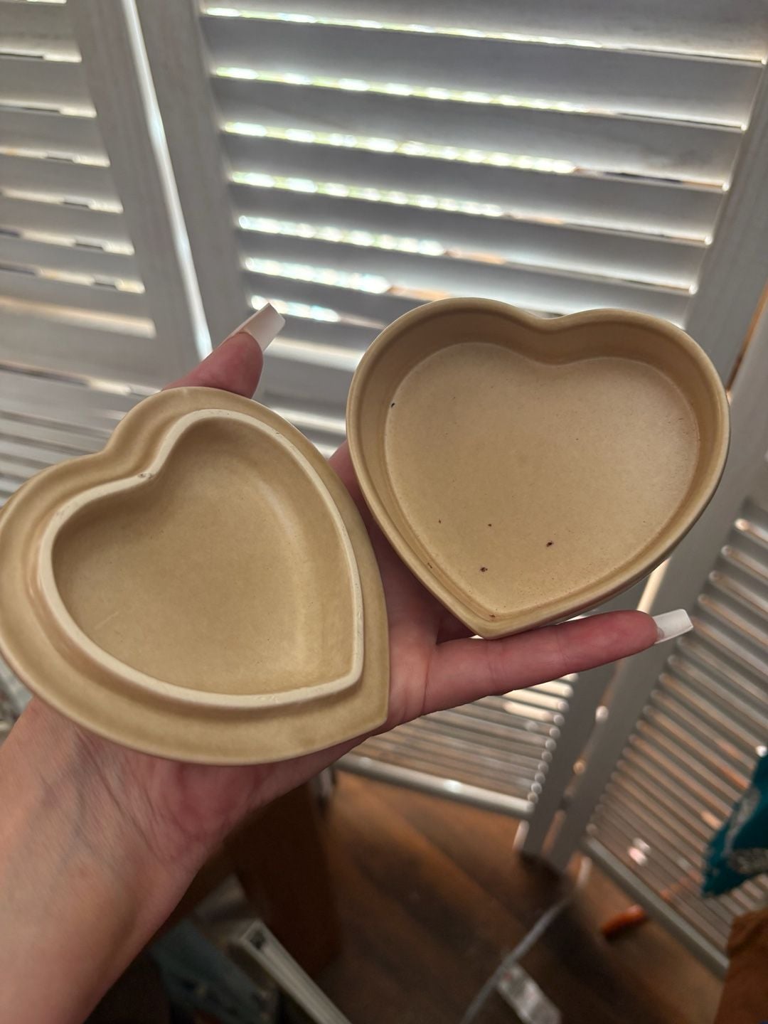 Pfaltzgraff Folk Art Heart Shaped Trinket Box with Lid 2