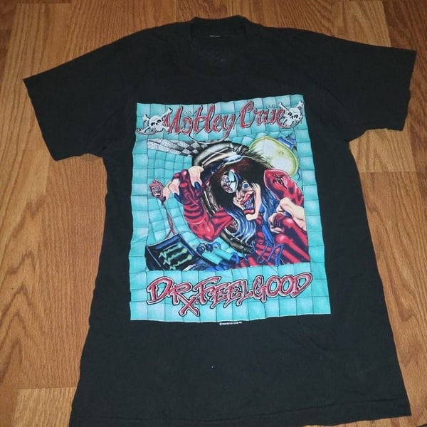 Motley Crue Dr. Feelgood T-Shirt Size Medium Black Rock Metal 1989