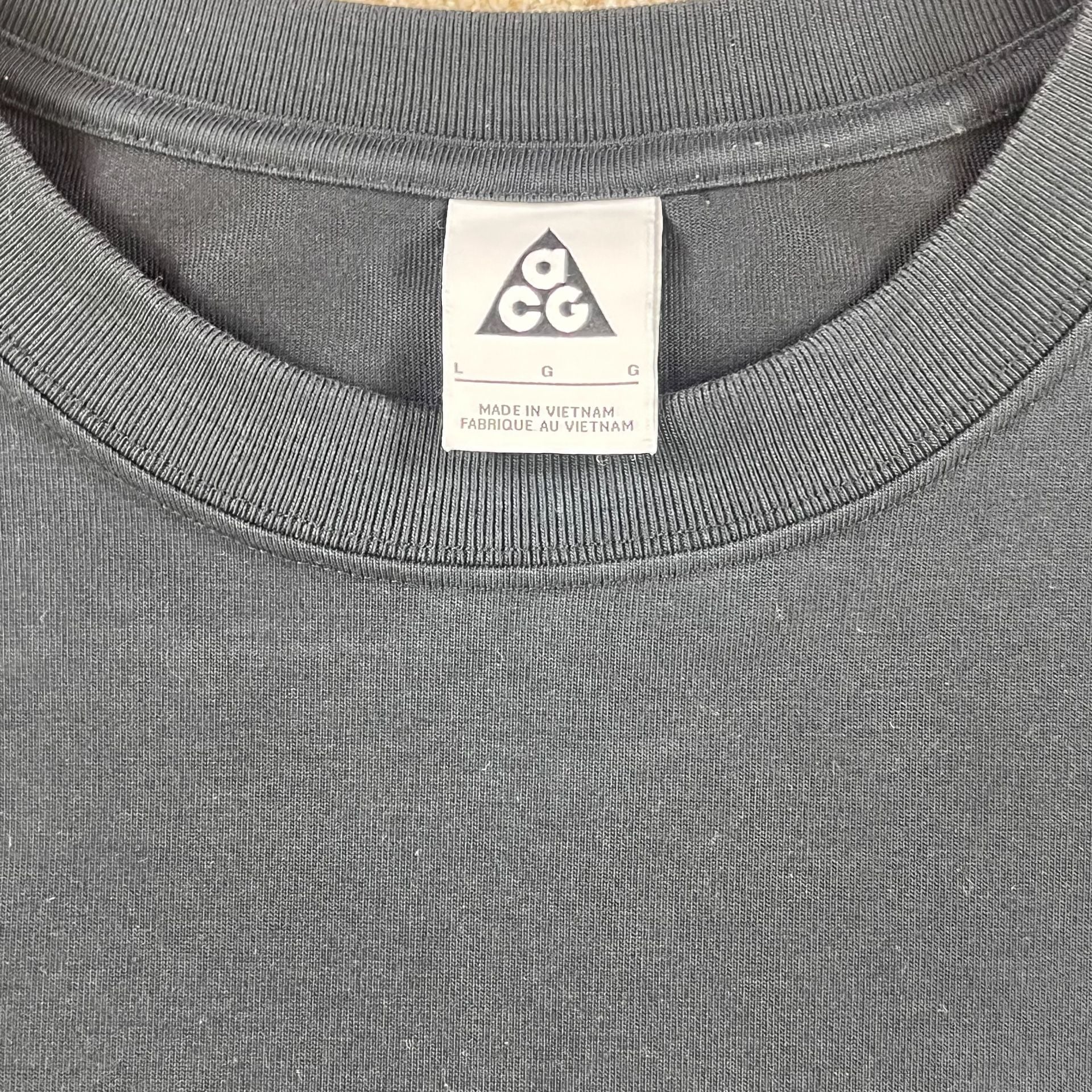 ACG Nike Long Sleeve Graphic T-Shirt (Sleeve Hits) Black Sz L 7