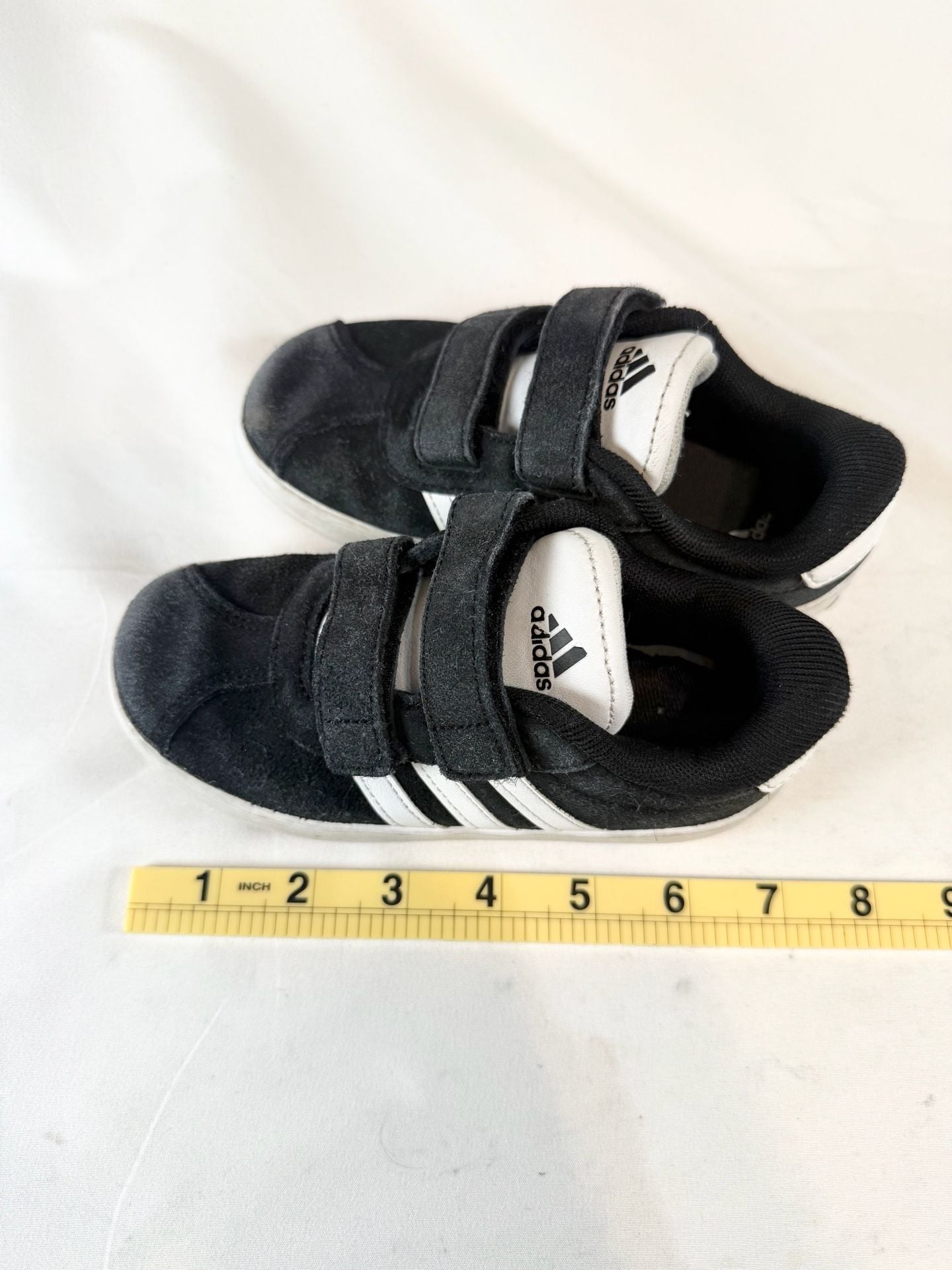 Adidas Toddler Boys Girls Size 10 Kids Black White Suede 3-Stripes Hook Loop Strap Sneakers ID9158 Retro Y2K Minimalist Preppy Heritage 3
