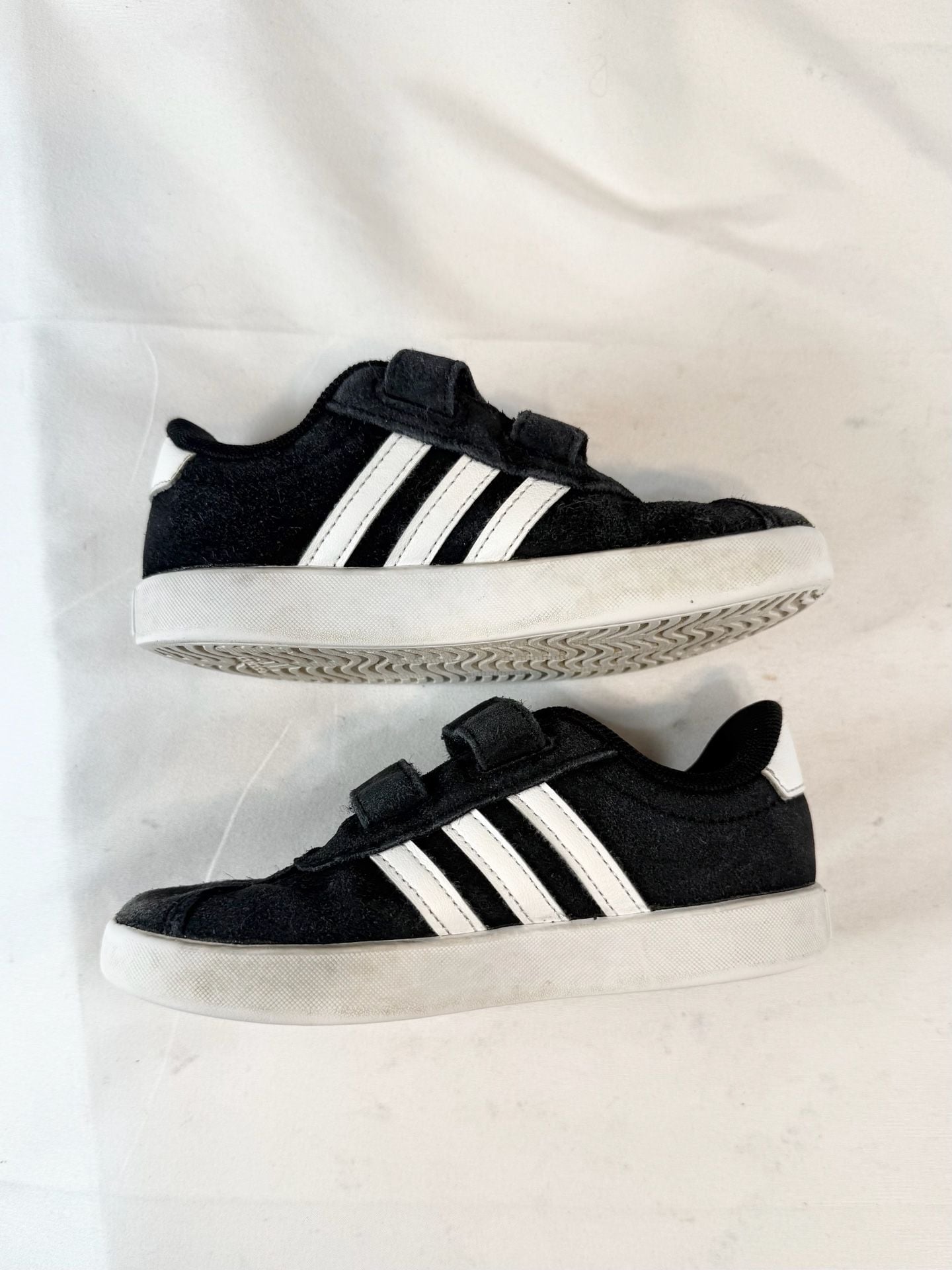 Adidas Toddler Boys Girls Size 10 Kids Black White Suede 3-Stripes Hook Loop Strap Sneakers ID9158 Retro Y2K Minimalist Preppy Heritage 5