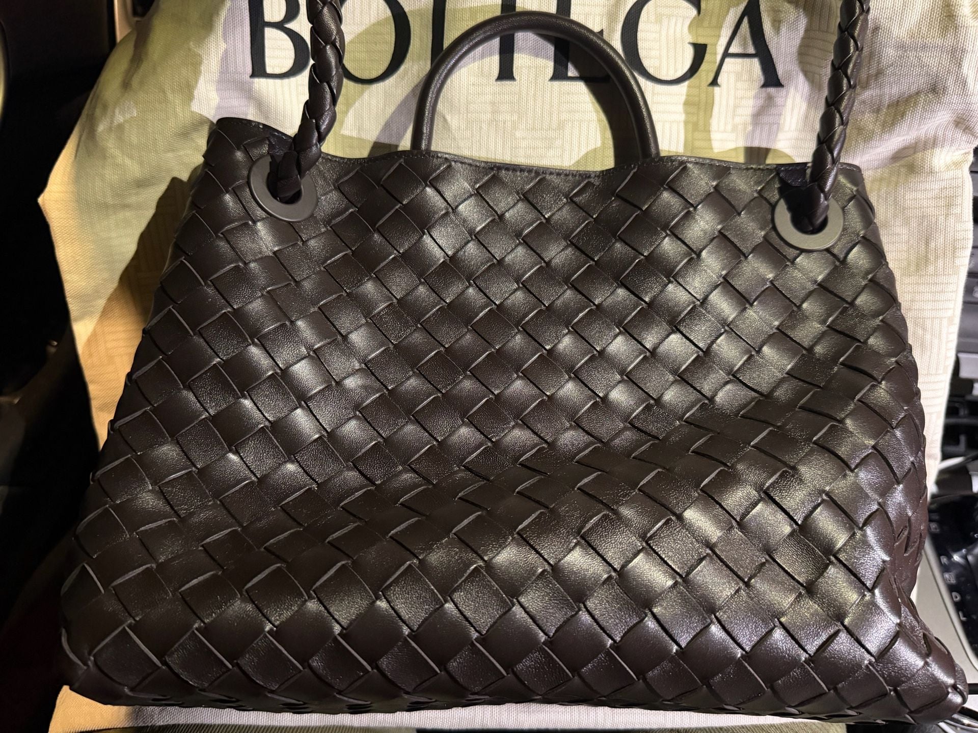Bottega Veneta Medium Andiamo Intrecciato Shoulder Bag NWT 12