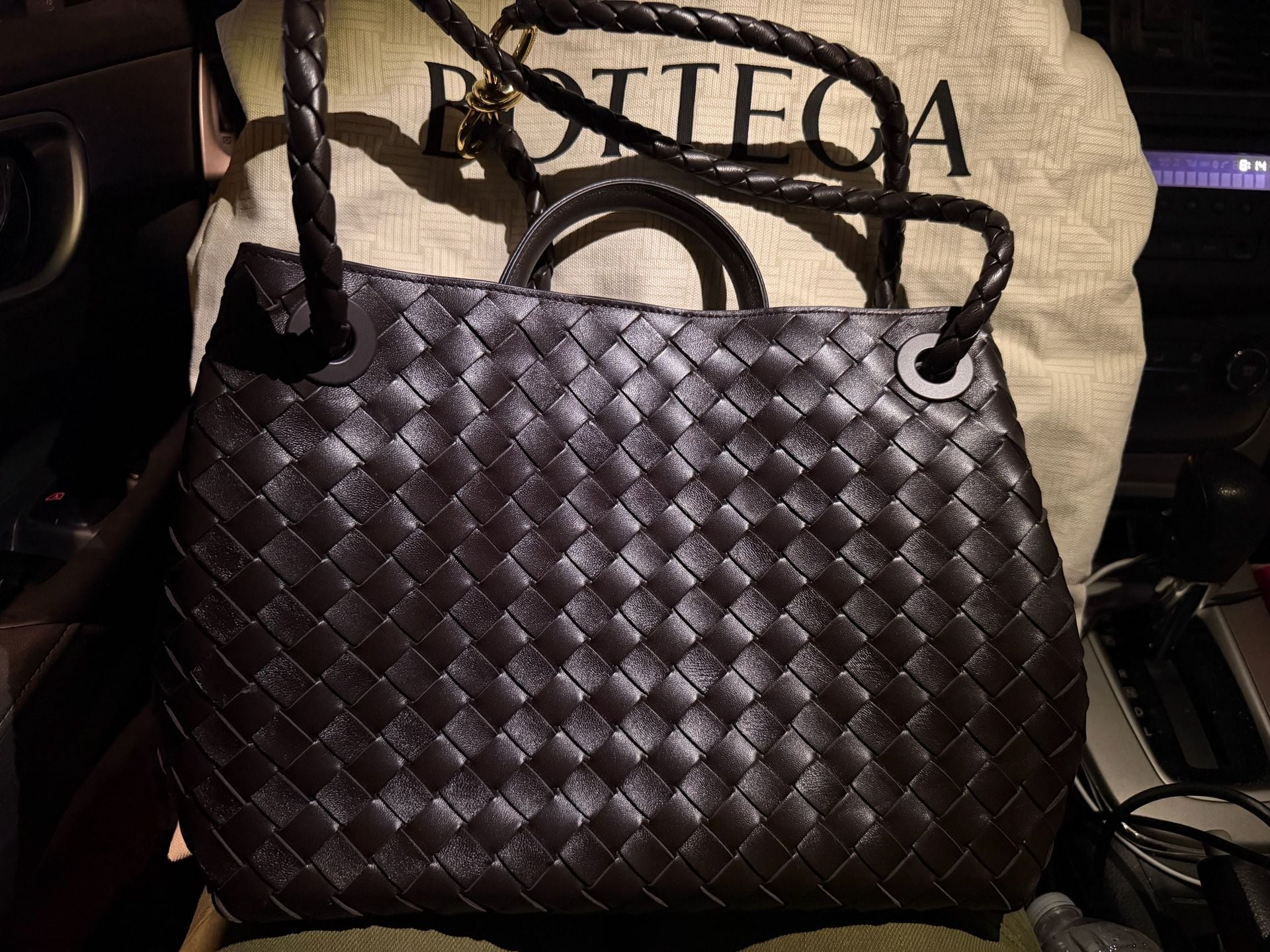 Bottega Veneta Medium Andiamo Intrecciato Shoulder Bag NWT 17