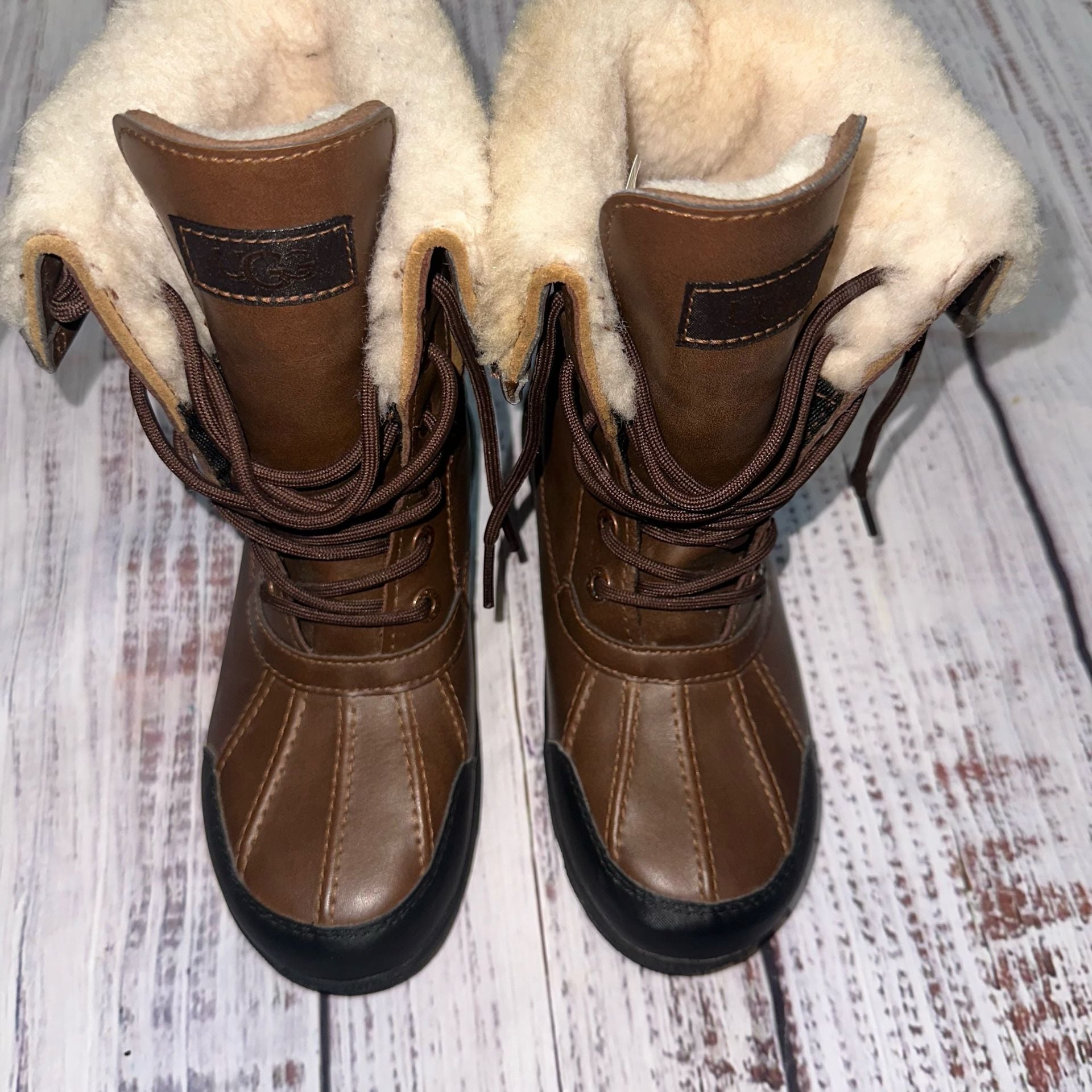UGG Butte II Winter Boots Brown Leather Kids 4 3