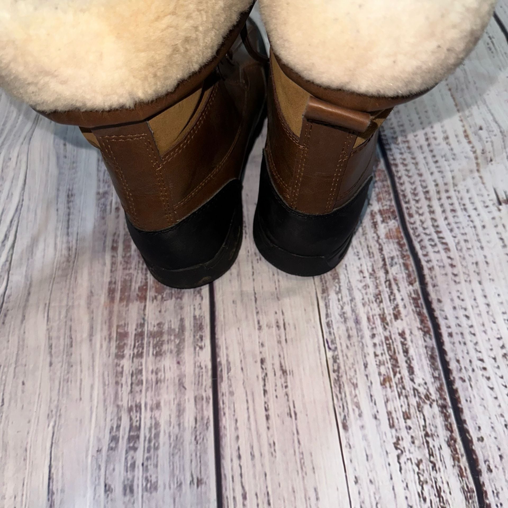 UGG Butte II Winter Boots Brown Leather Kids 4 5
