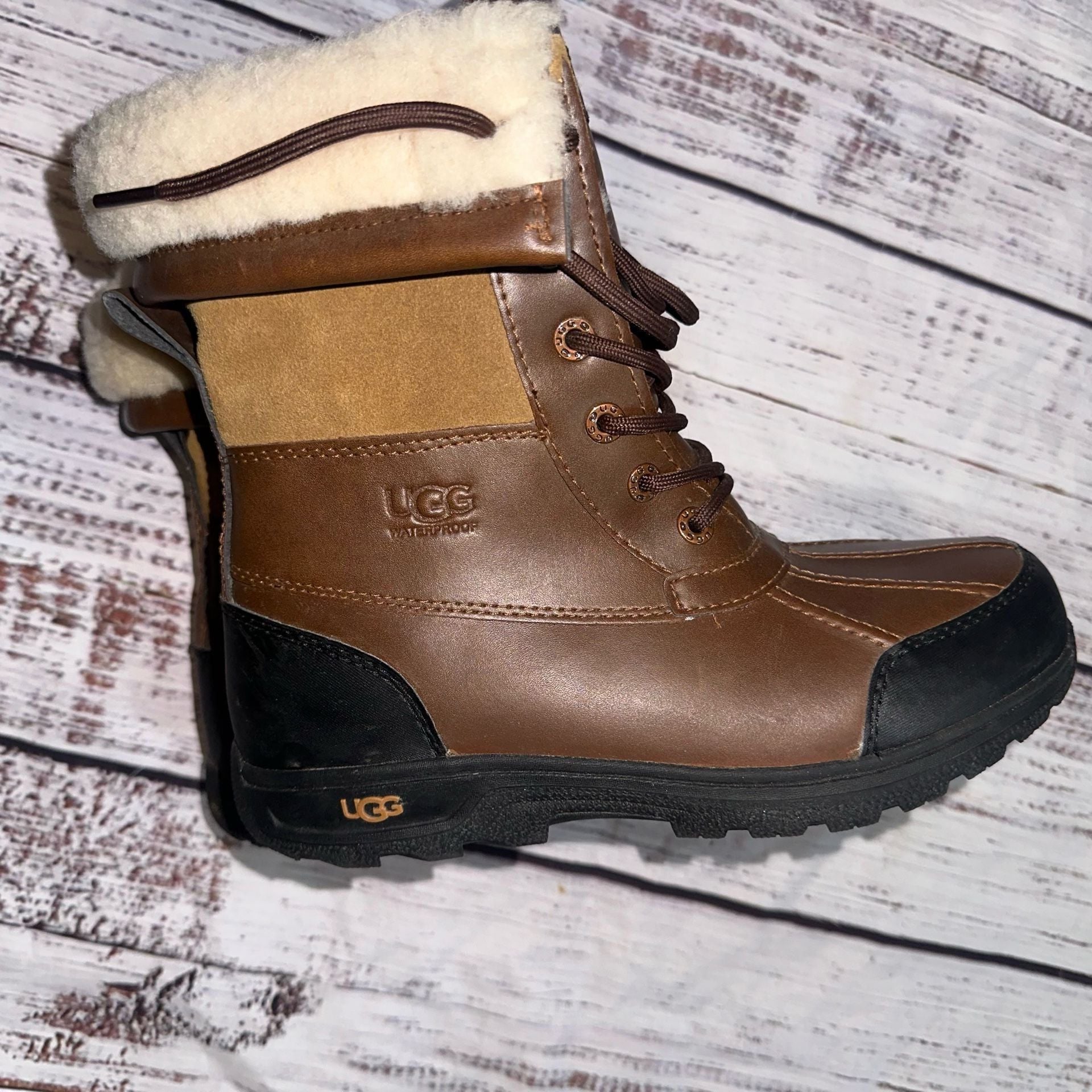 UGG Butte II Winter Boots Brown Leather Kids 4 7