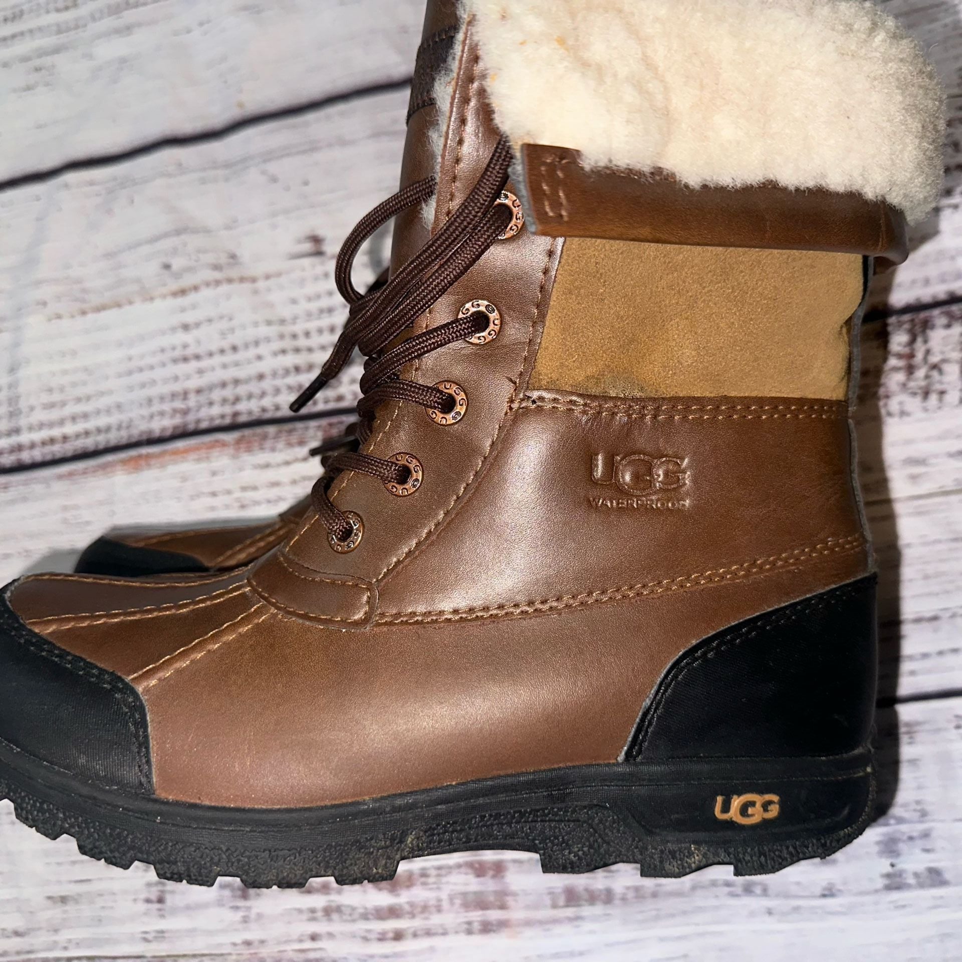 UGG Butte II Winter Boots Brown Leather Kids 4 6