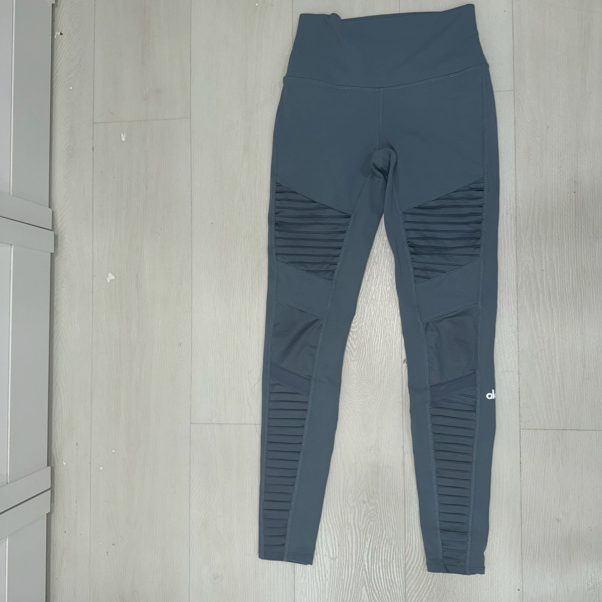 Alo Yoga High Rise Moto Leggings Size S Gray Ribbed Panels 2